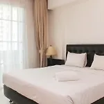 Fully Furnished With Cozy Design 2Br The Bellezza Apartment By Travelio